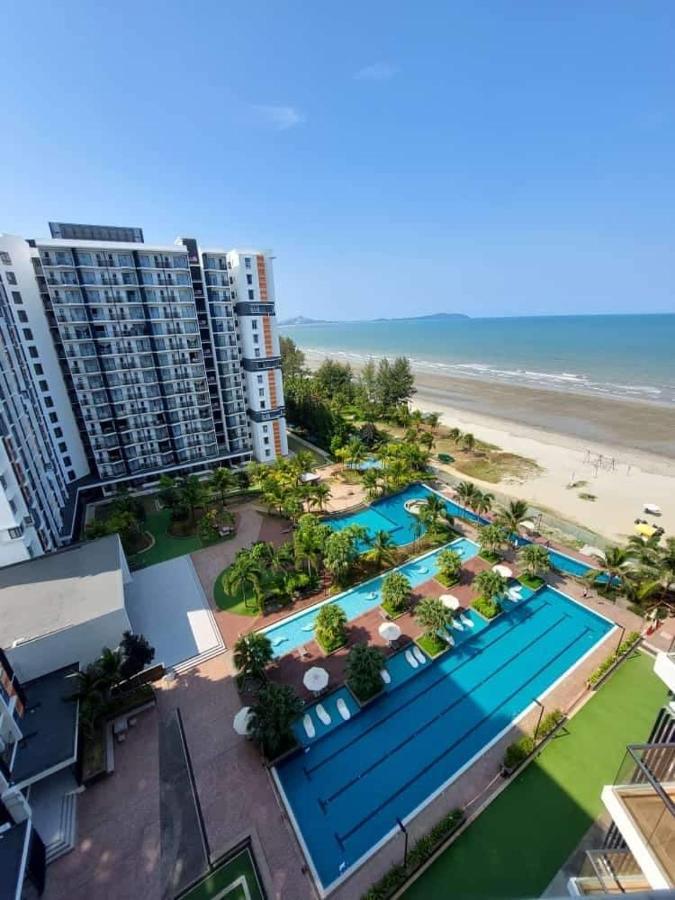 Timurbay With Seaview 6pax 2bedrooms Level 9 Kuantan